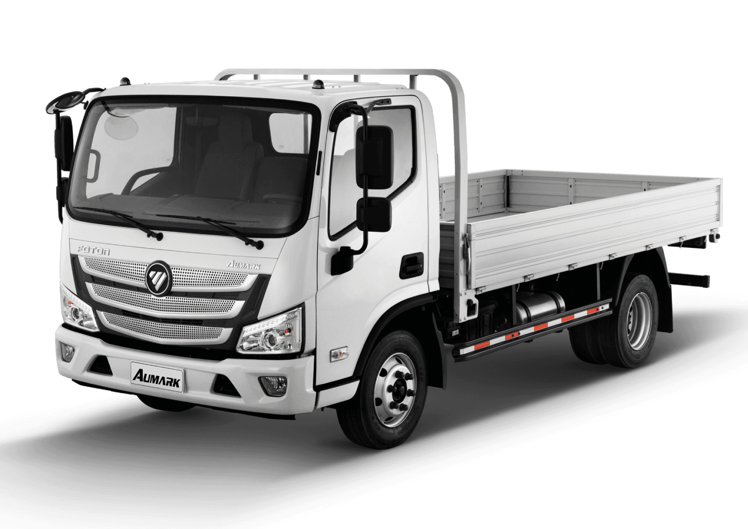 FOTON Aumark en tres cuartos