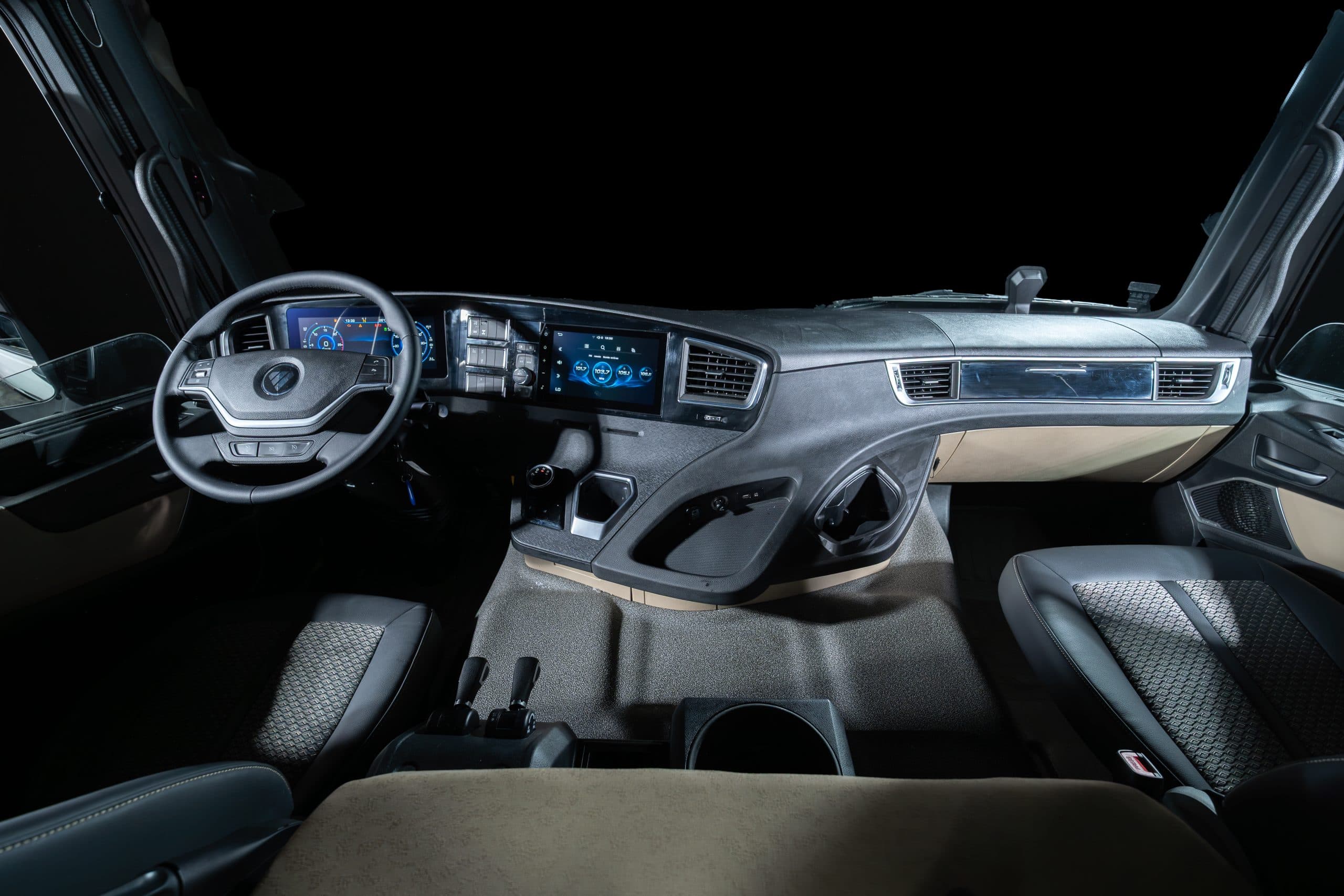 Interior del Nuevo Auman R