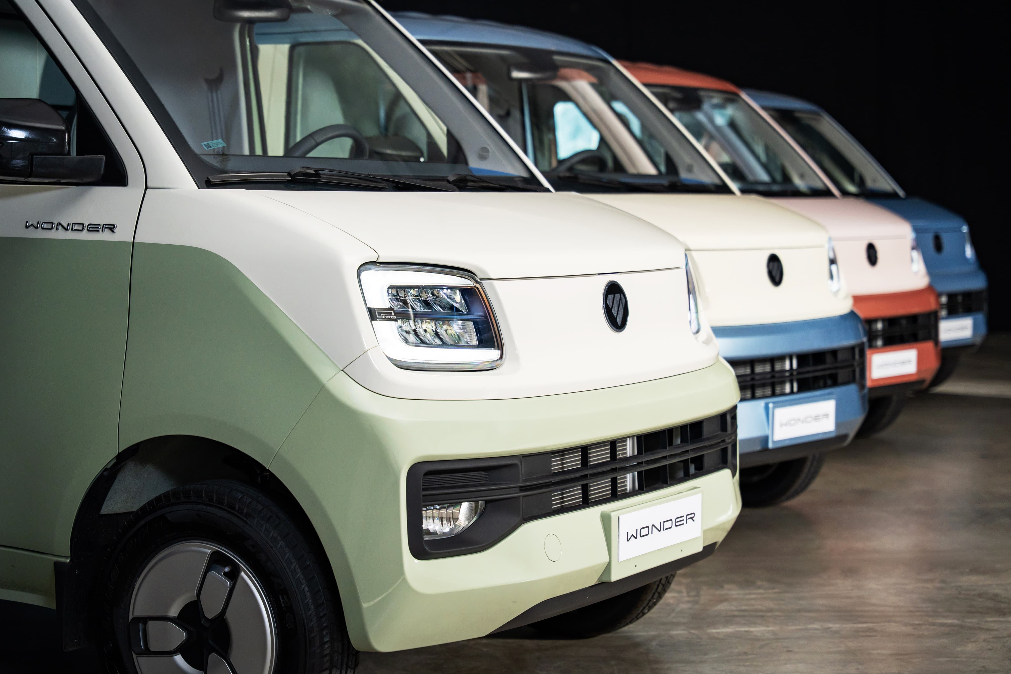 FOTON Wonder en tres cuartos